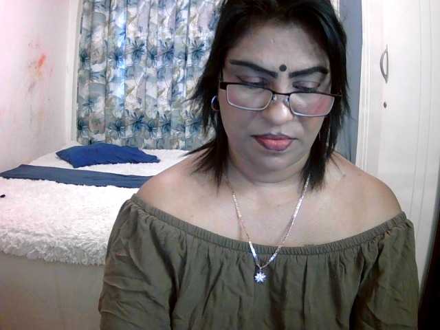 indiandelight001 live cam on BongaCams