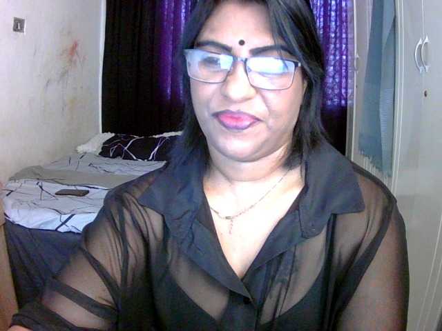 indiandelight001 live cam on BongaCams