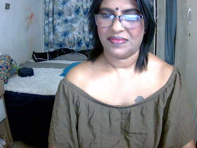 indiandelight001 live cam on BongaCams