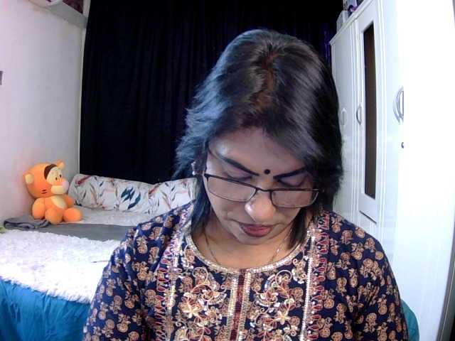 indiandelight001 live cam on BongaCams