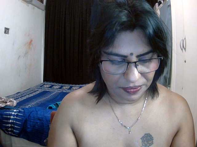indiandelight001 live cam preview