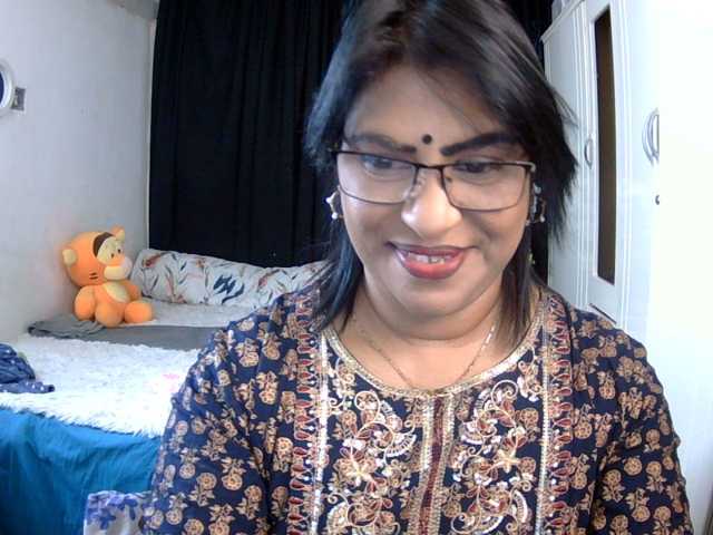 indiandelight001 live cam on BongaCams