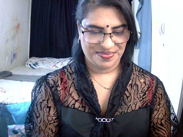 indiandelight001 live cam on BongaCams