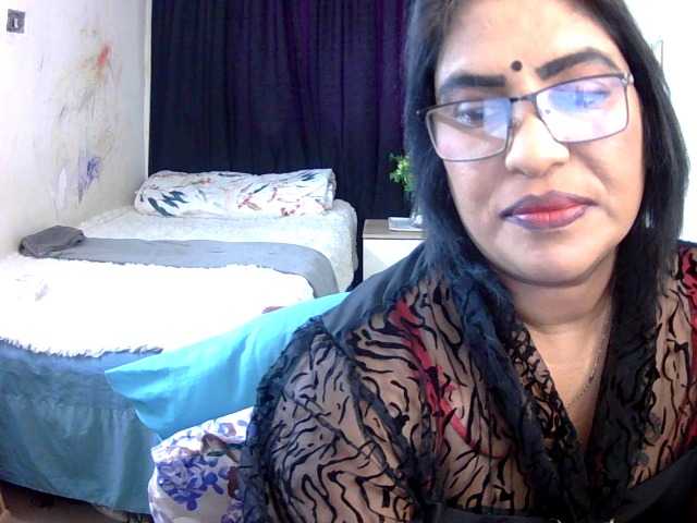 indiandelight001 live cam on BongaCams