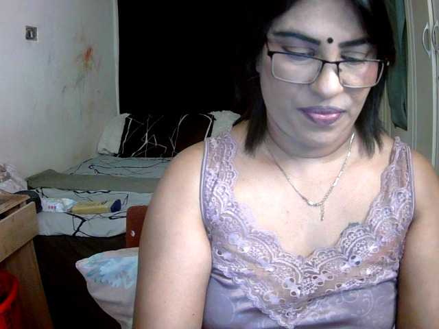 indiandelight001 live cam on BongaCams