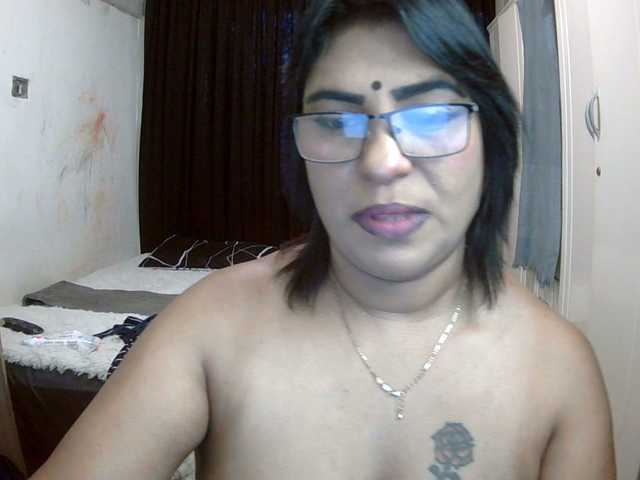 indiandelight001 live cam on BongaCams