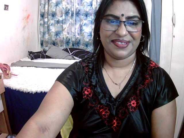 indiandelight001 live cam on BongaCams