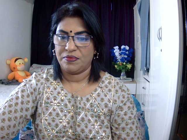 indiandelight001 live cam on BongaCams