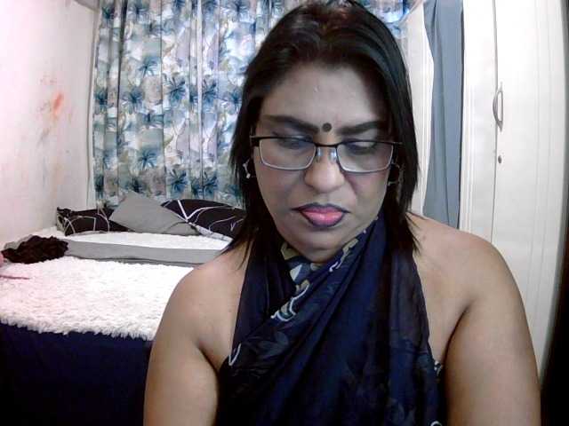 indiandelight001 live cam on BongaCams