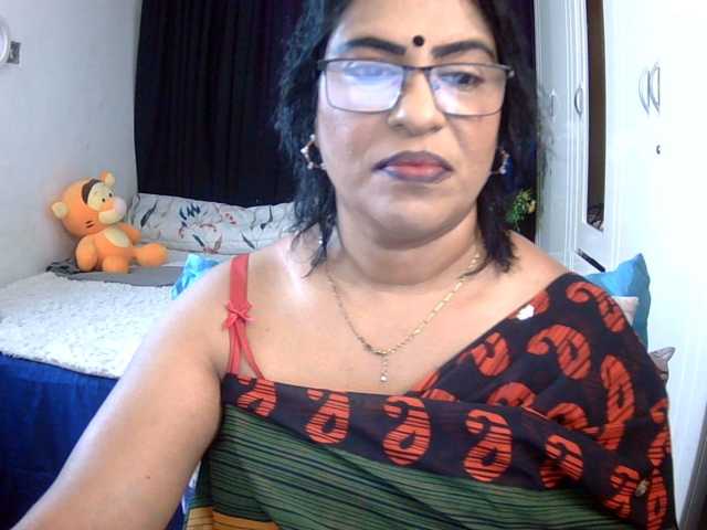 indiandelight001 live cam on BongaCams