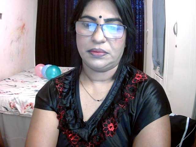 indiandelight001 live cam on BongaCams