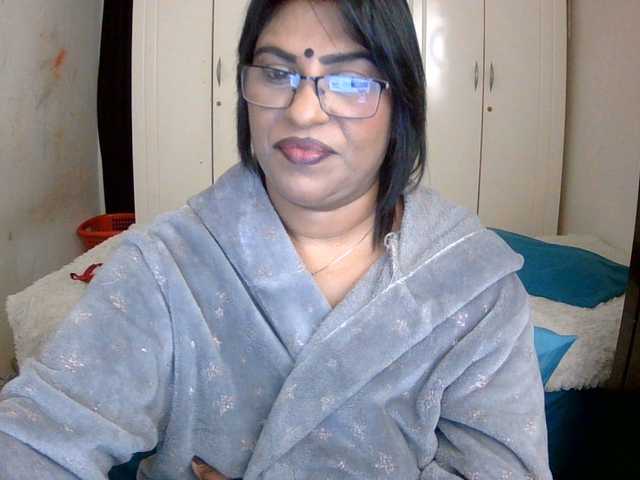 indiandelight001 live cam on BongaCams
