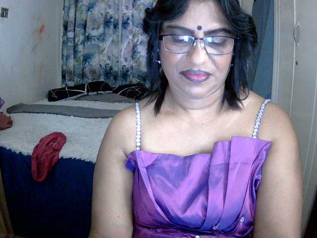 indiandelight001 live cam on BongaCams