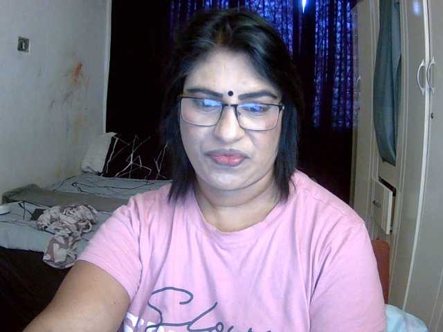 indiandelight001 live cam on BongaCams