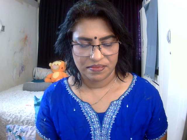 indiandelight001, en directo ahora en BongaCams