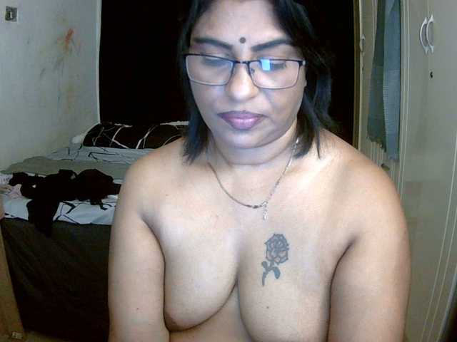 indiandelight001 live cam on BongaCams