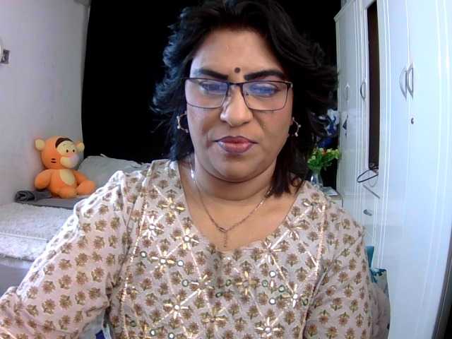 indiandelight001 live cam on BongaCams