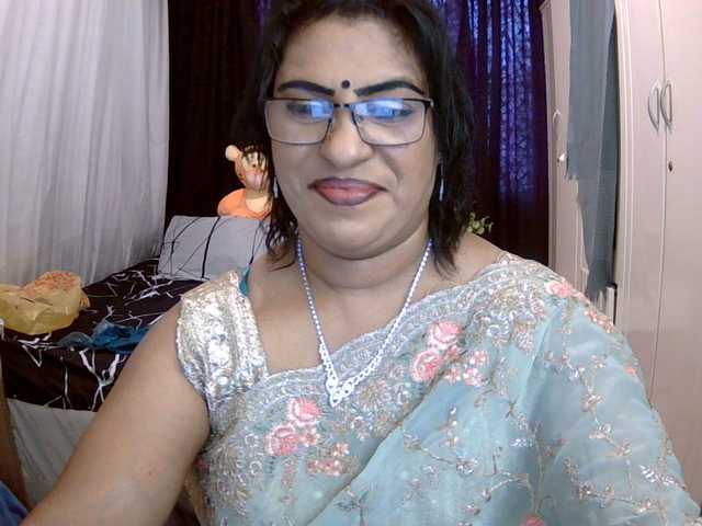 indiandelight001 live cam on BongaCams