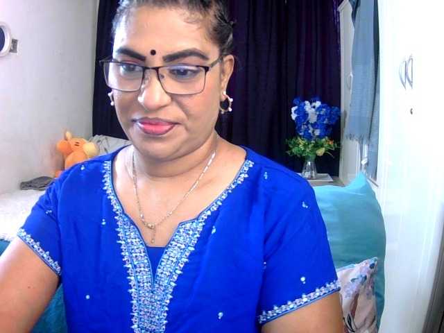 indiandelight001 live cam on BongaCams