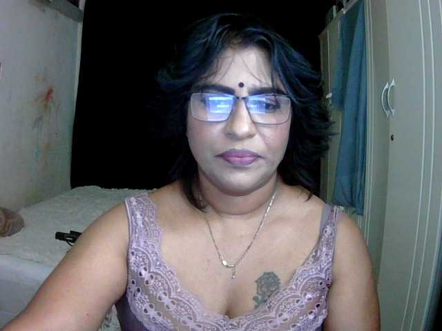 indiandelight001 live cam on BongaCams