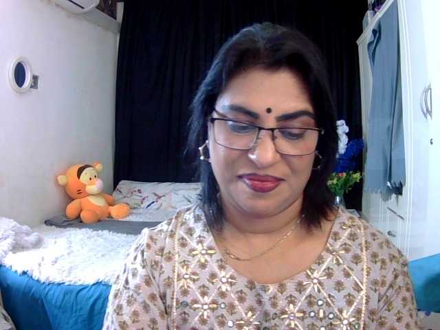 indiandelight001 live cam on BongaCams