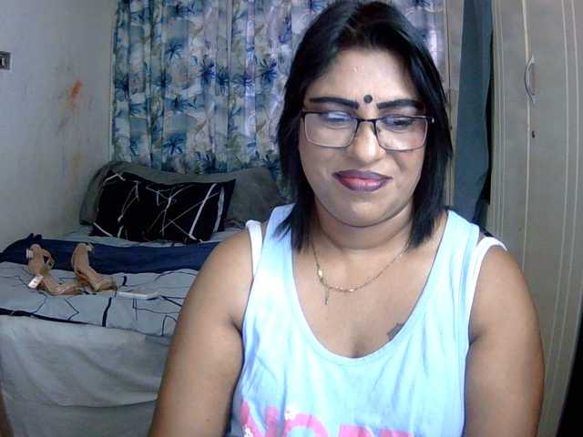 indiandelight001 live cam on BongaCams