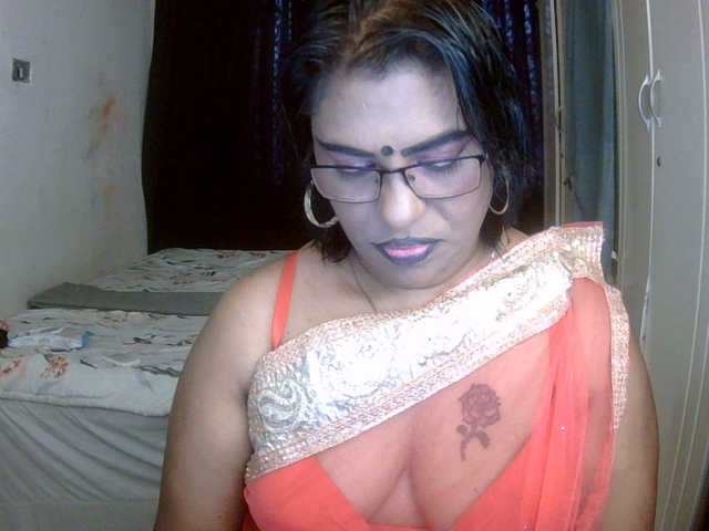 indiandelight001 live cam on BongaCams