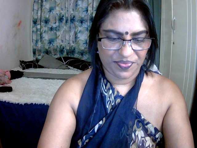 indiandelight001 live cam on BongaCams