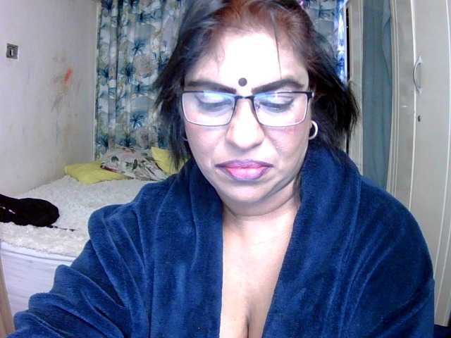 indiandelight001 live cam on BongaCams