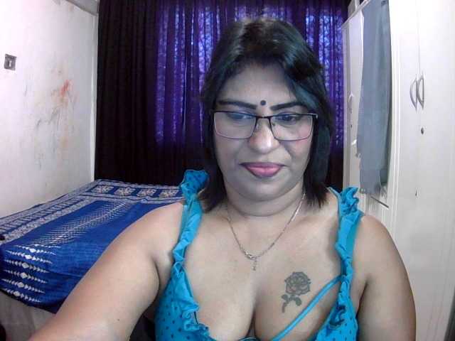 indiandelight001 live cam on BongaCams