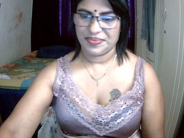 indiandelight001 live cam preview
