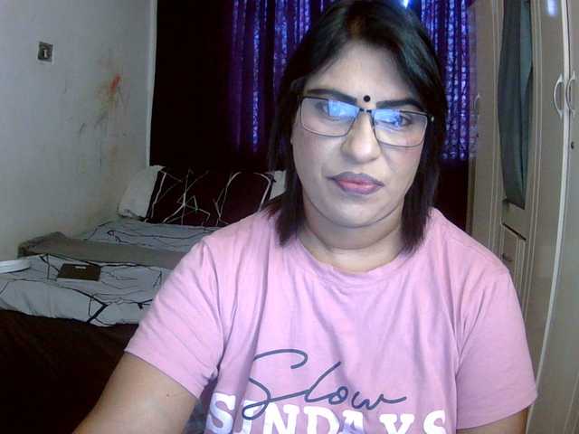 indiandelight001 live cam on BongaCams
