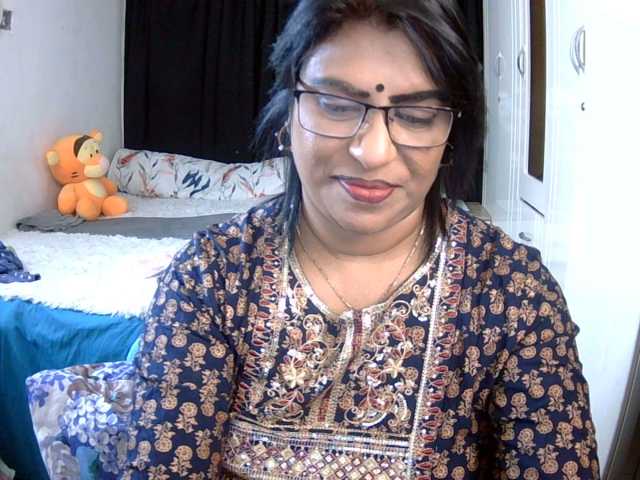 indiandelight001 live cam on BongaCams