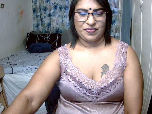 indiandelight001 live cam on BongaCams