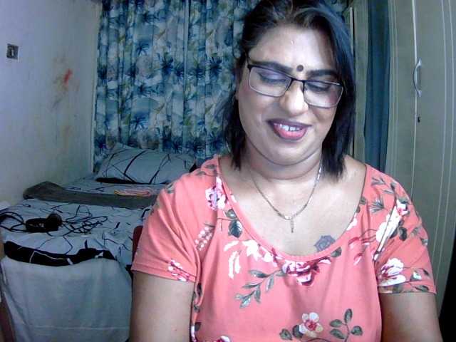 indiandelight001 live cam