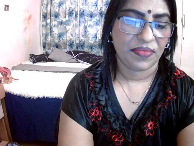 indiandelight001 live cam on BongaCams
