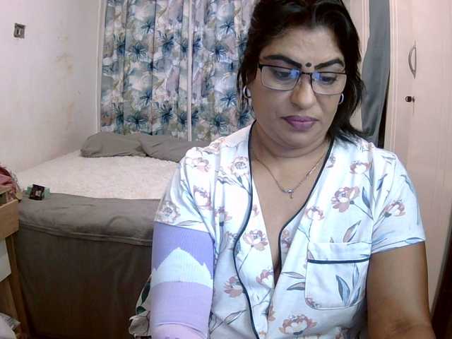 indiandelight001's BongaCams show and profile