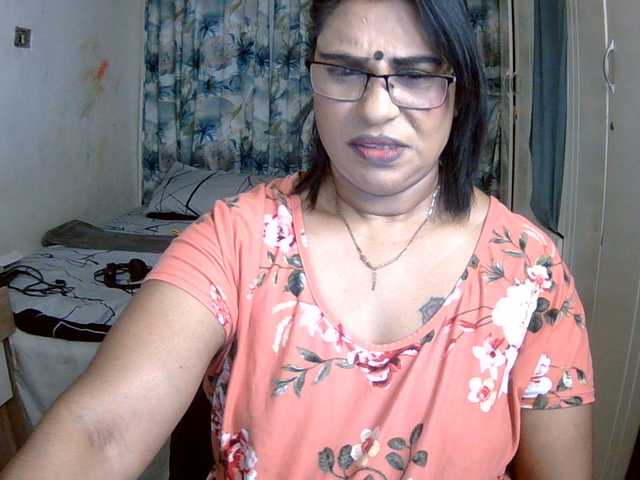 indiandelight001 live cam on BongaCams