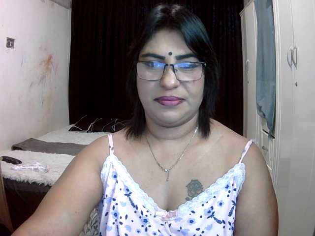 indiandelight001 live cam on BongaCams