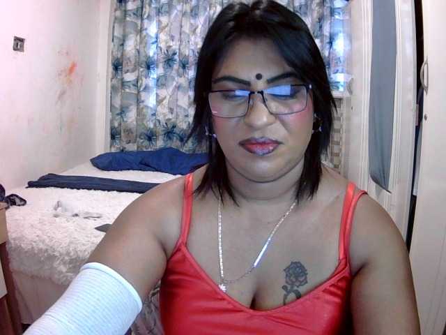indiandelight001 live cam on BongaCams