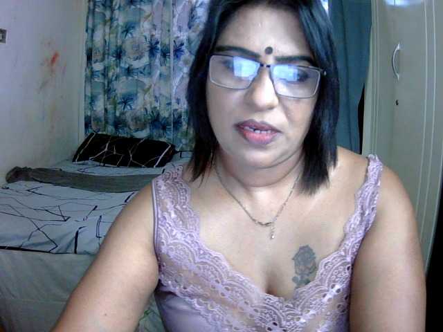 indiandelight001 live cam on BongaCams