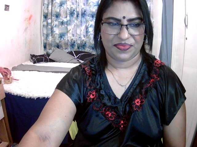 indiandelight001 live cam on BongaCams