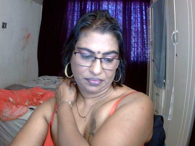 indiandelight001 live cam on BongaCams