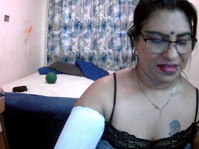 indiandelight001 live cam on BongaCams