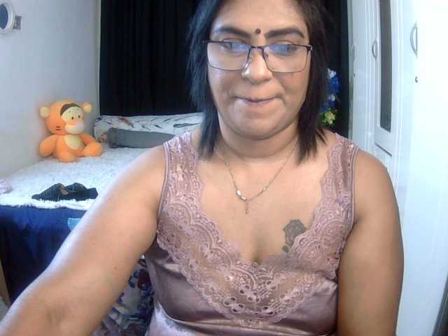 indiandelight001 live cam preview