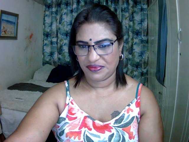 indiandelight001 live cam on BongaCams