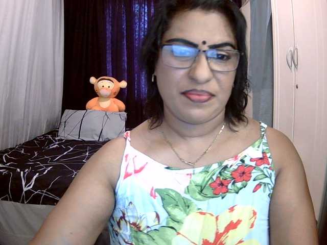 indiandelight001 live cam on BongaCams