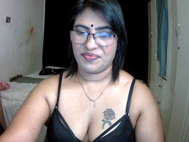indiandelight001 live cam on BongaCams