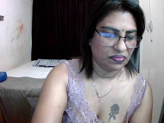indiandelight001 live cam preview