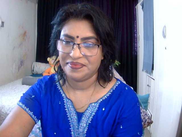 indiandelight001, live now on BongaCams